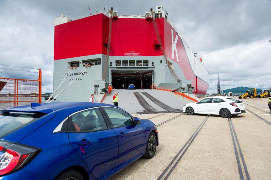  Honda Civic Sport Touring Hatchback (FK7) 2016 года  (NA) (фото 16 из 55)